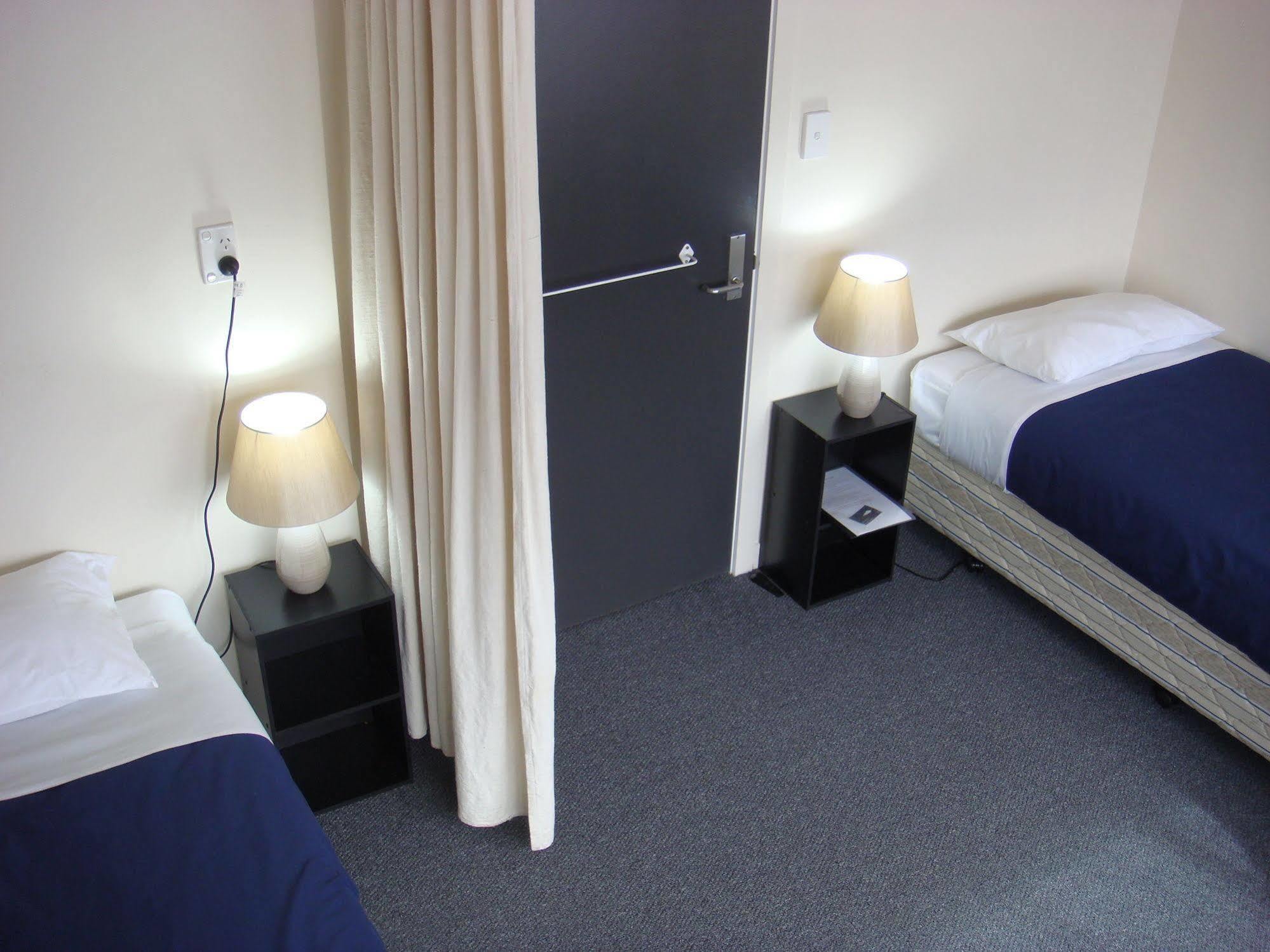 Ostello Cromwell Backpackers Esterno foto