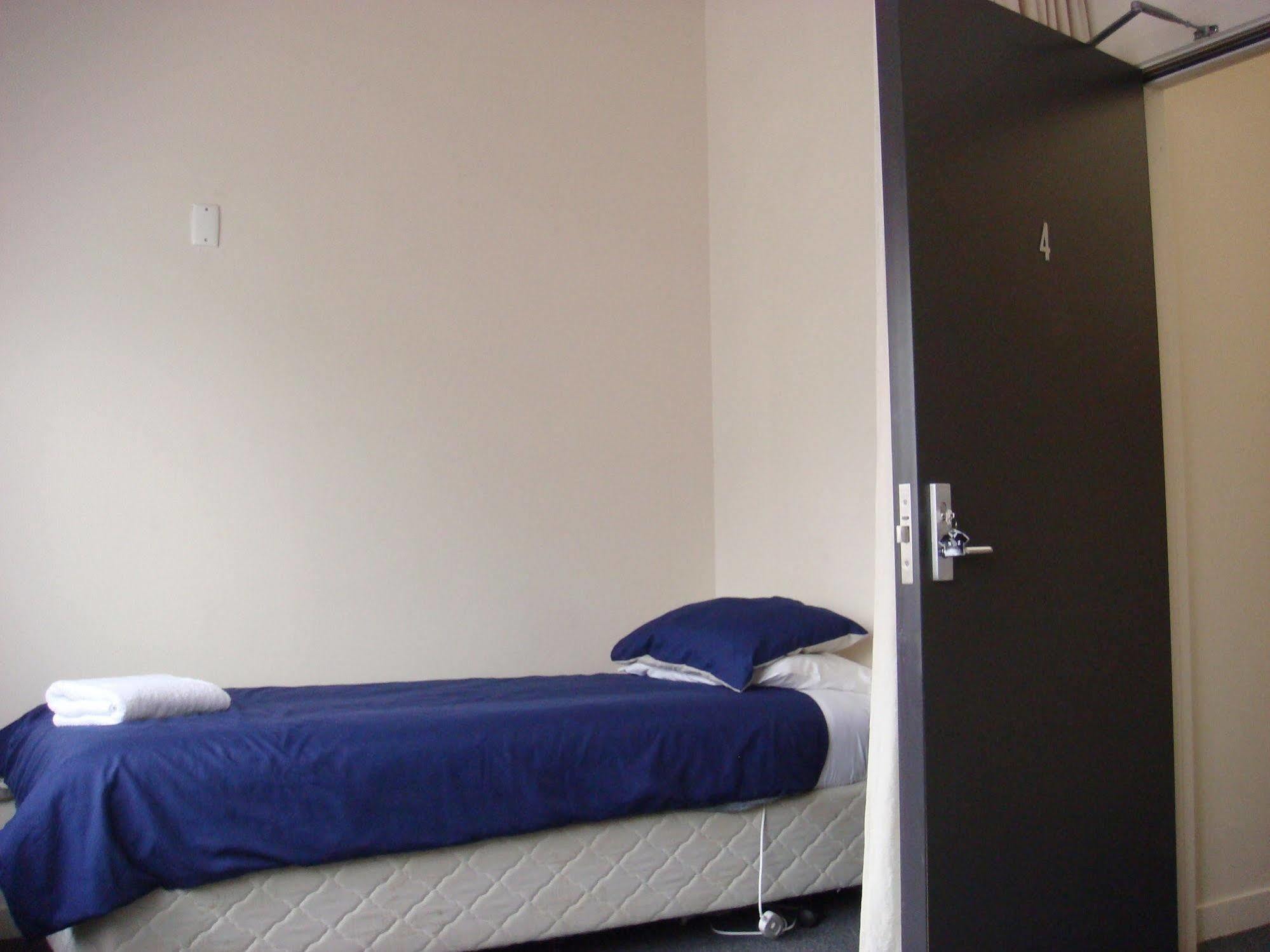 Ostello Cromwell Backpackers Esterno foto